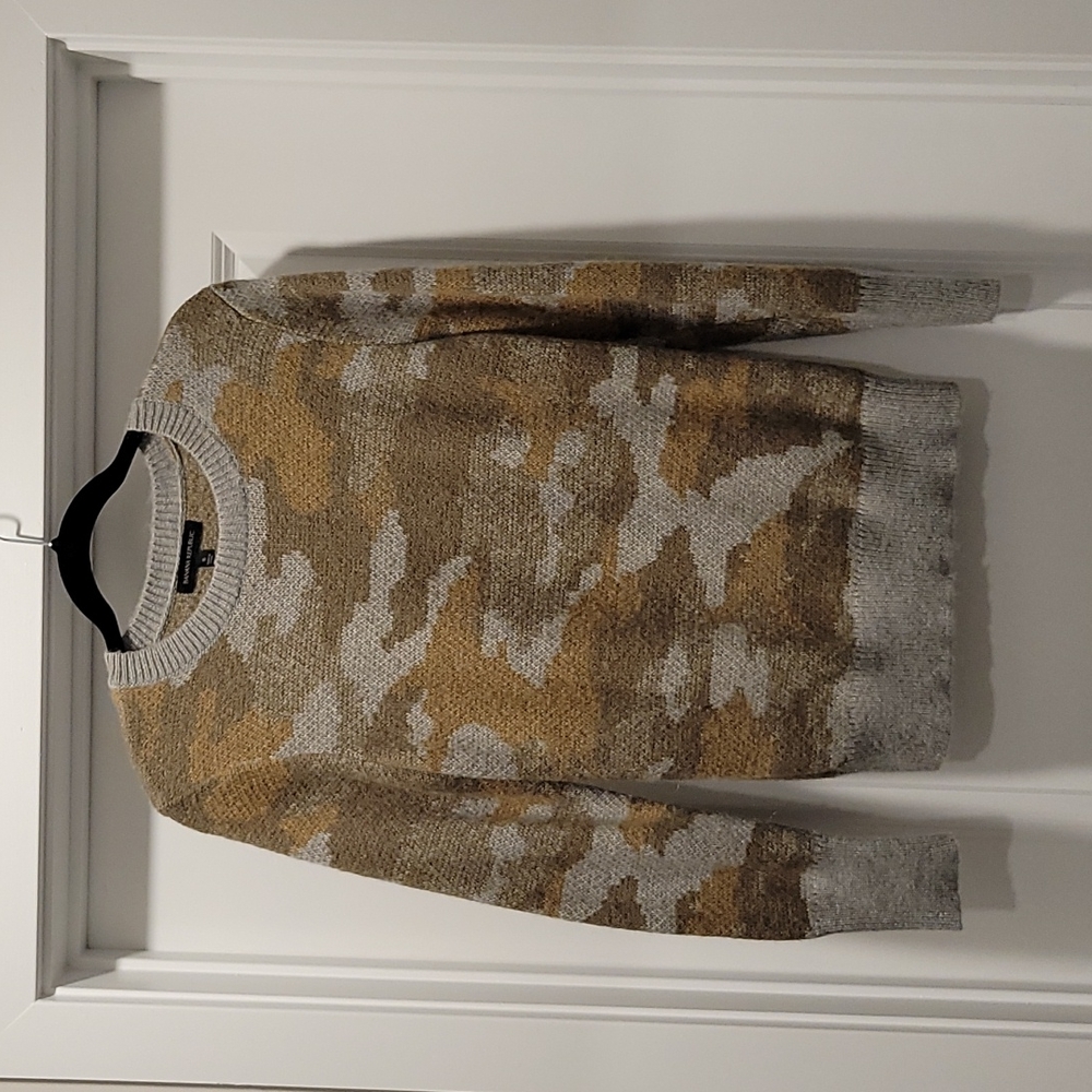 Banana Republic Crewneck Sweater in Tan, Gray, and Brown Camo